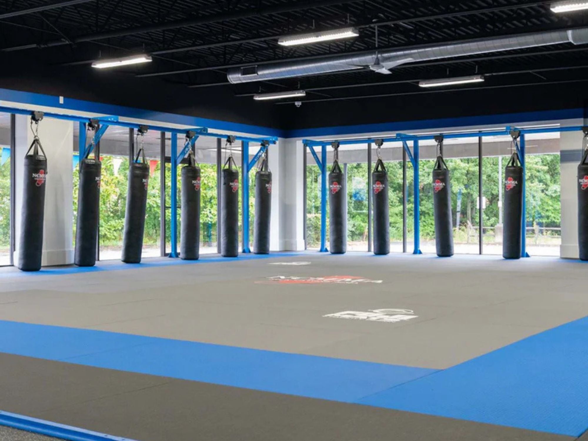 Trolley Bag Rack: Floor Mount